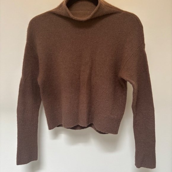 Aritzia Wildred Luxe 100% Cashmere Cyprie Sweater - Brown in Size XS - Picture 3 of 12